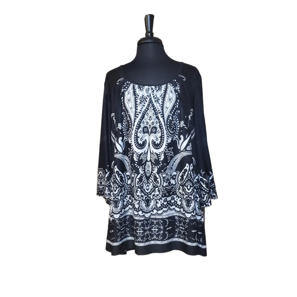 Elegant Black and White Women's Top